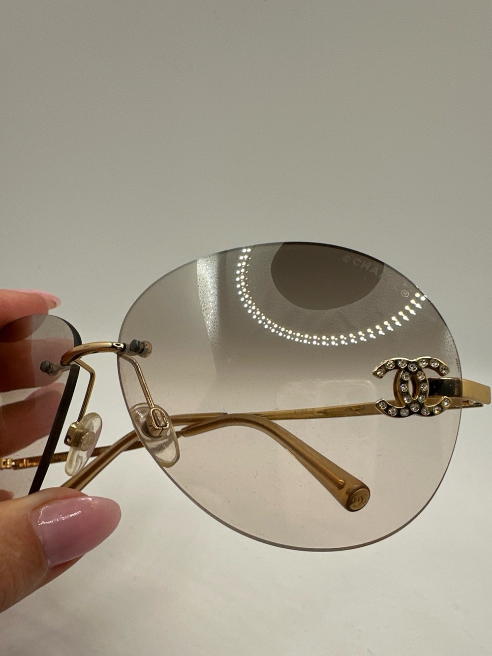 CHANEL Gold CC Logo Gradient Sunglasses - Picture 12 of 13